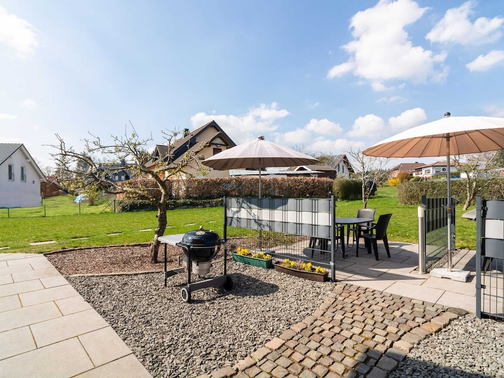 Eifel Lakeside Family Escape