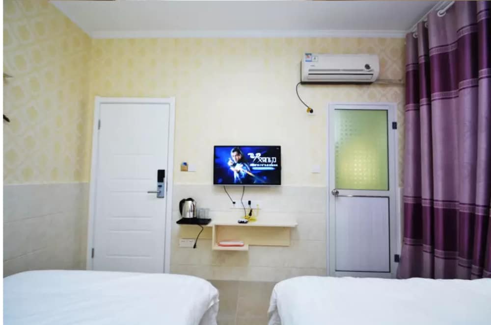 LuHuai Hotel