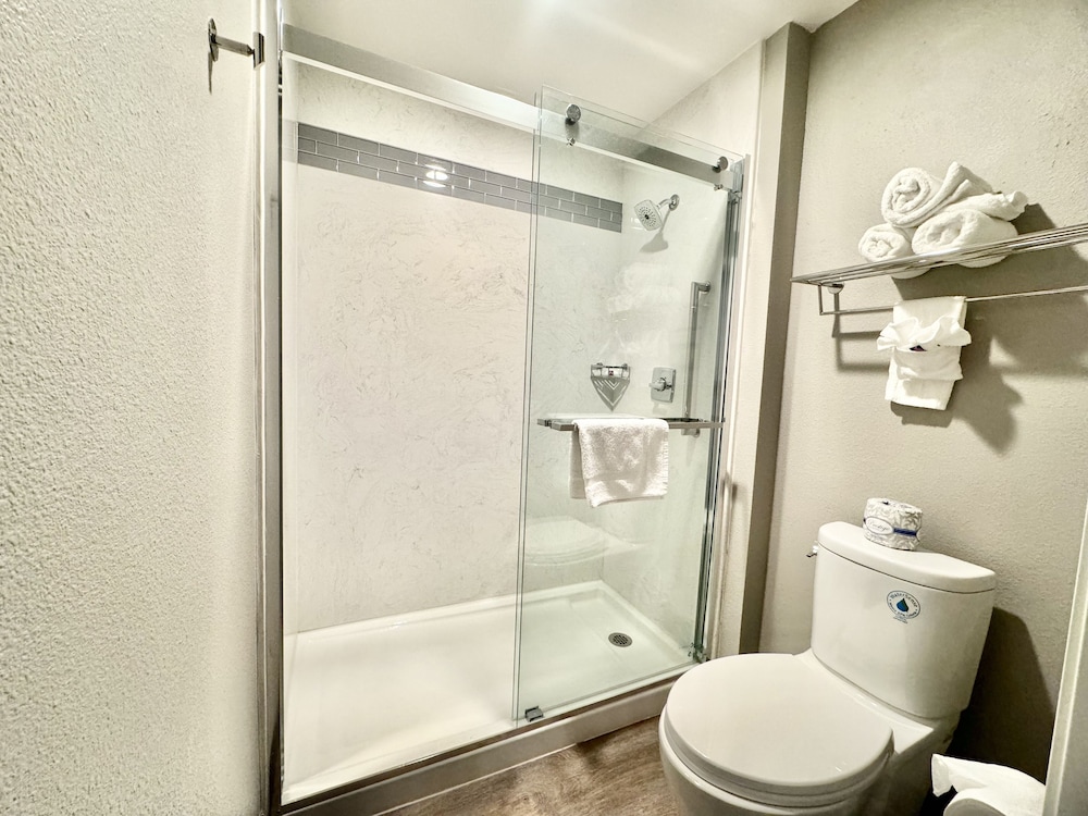 Motel 6 Bellflower, CA - Los Angeles