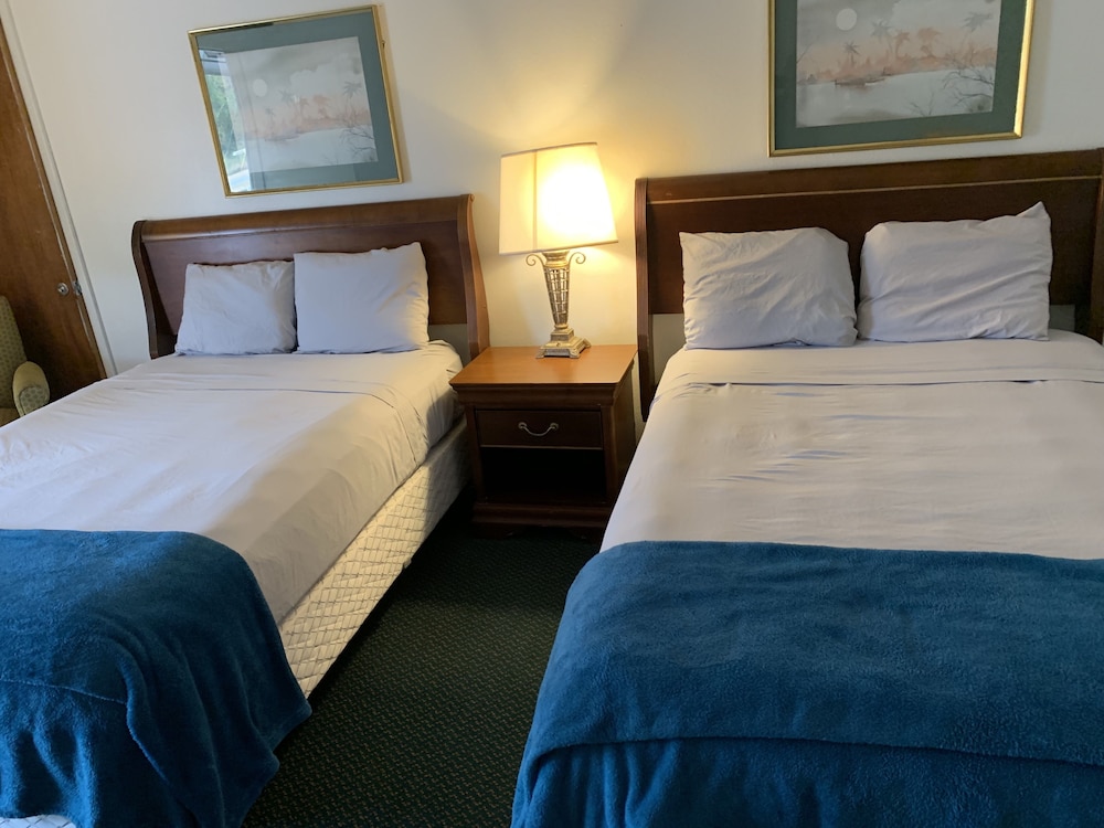 Lake City Vacations - Motel 8 Lake City - Property Image 3