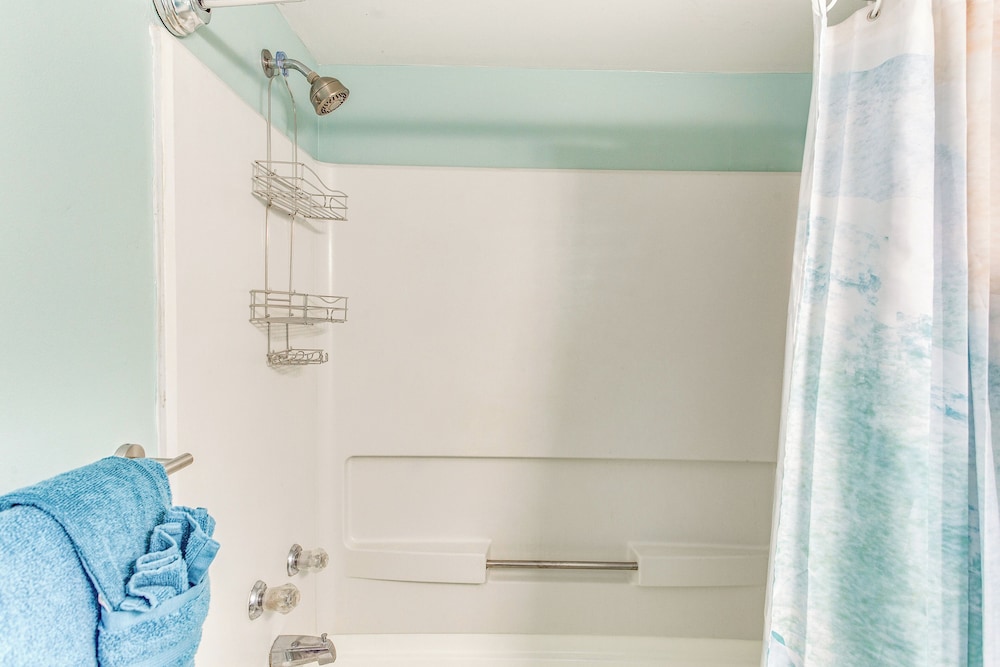 Steps to Sand: Remodeled North Myrtle Beach Condo!