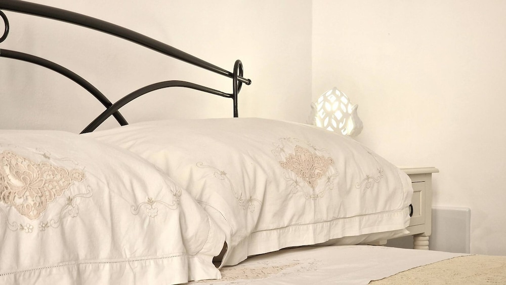 Dimora Maniscalco With Star Vault Ceilings in Matino 2 Bedrooms