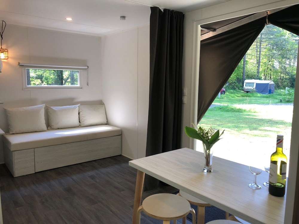 Lodge Near Antwerp With Nature Trails