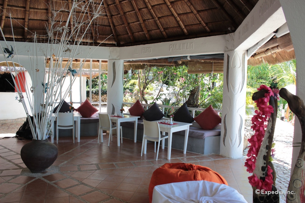 Al Faro Cosmio Hotel