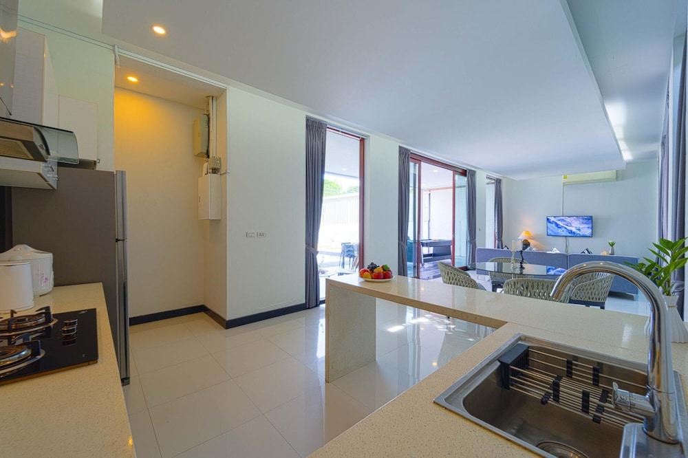 Beautiful 4-Bedroom Pool Villa BL9