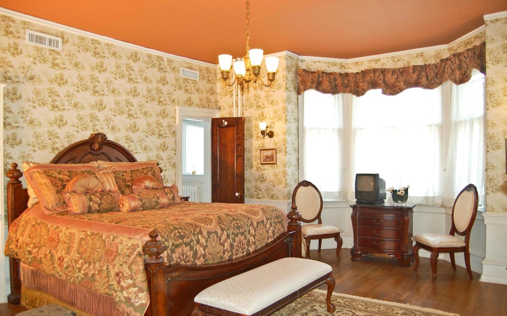 The Albanus Phillips Inn