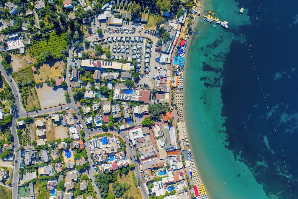 Halikarya Hotel & Restaurant Beach