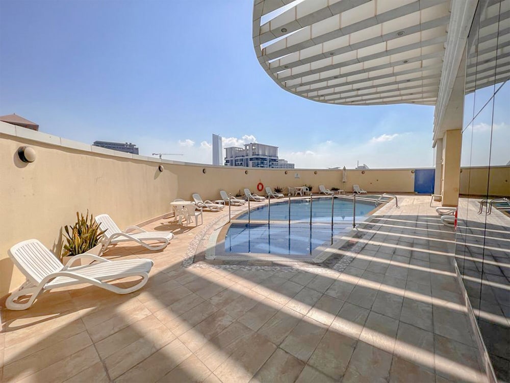 Cosmos Living Luxurious Studio Near Mari