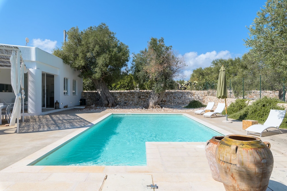 Trullo Chiara con piscina photo 3