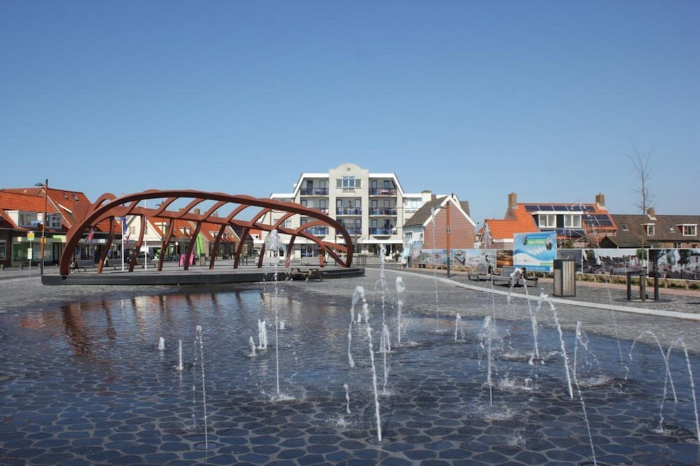 Ground-floor Apartment in Petten in Centre