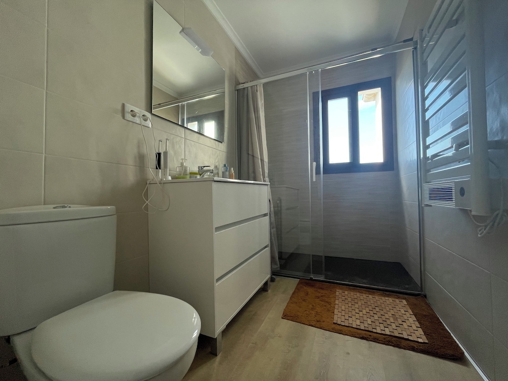 Cd-2063 Three Bedroom With Roof Terrace