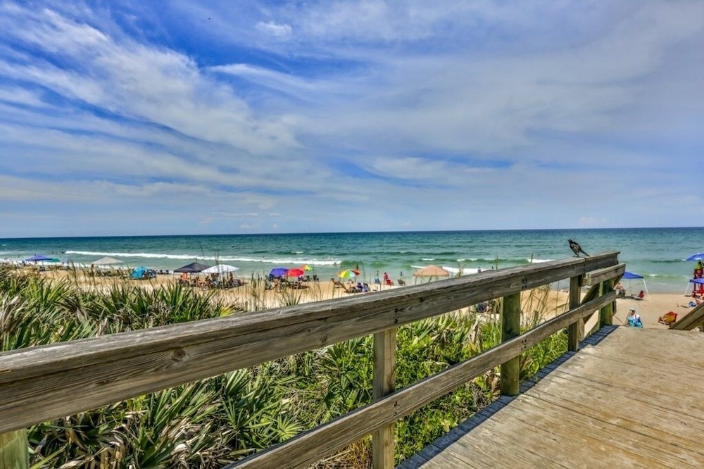 Kid Friendly Condo With Pool, Basketball, Bocce, Hot Tub, And More! 3 Bedroom Condo
