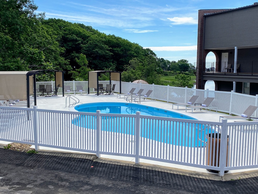 Ogunquit River Inn Suites - Property Image 2