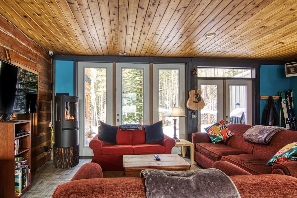Earl Grey Lodge