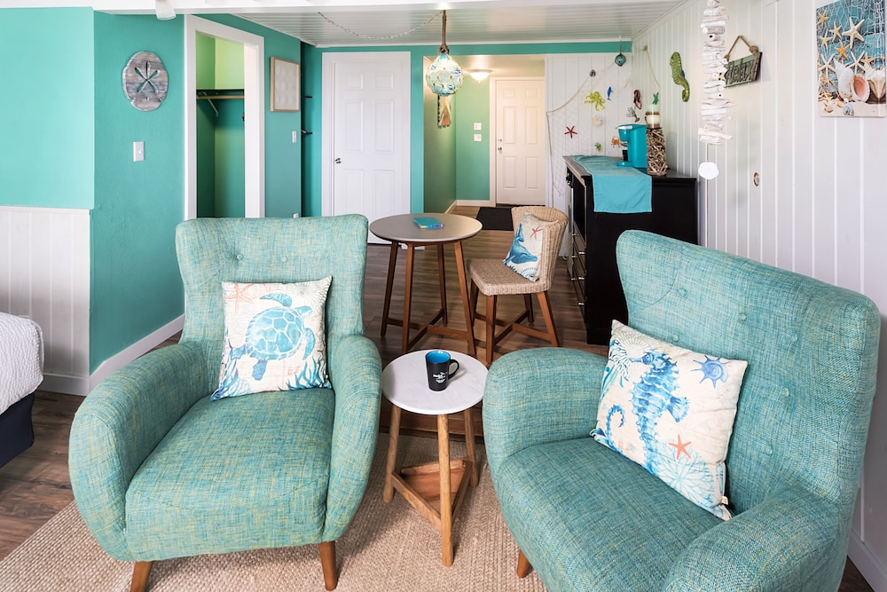 Moolack Shores Inn