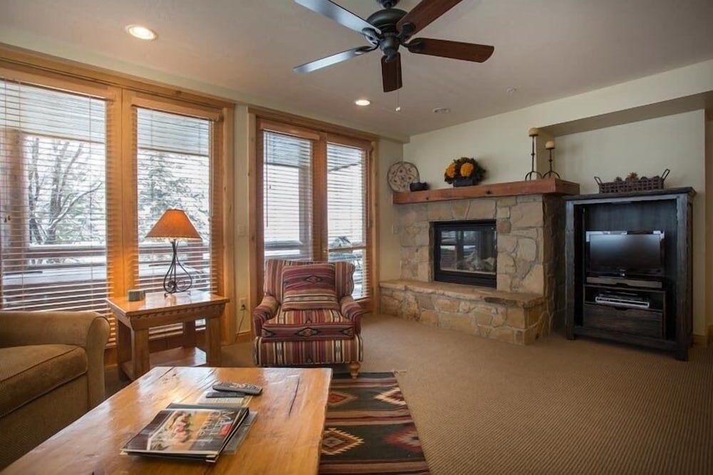 Trail's End Lodge at Deer Valley Resort - One Bedroom Residence with Spa #204 1 Condo