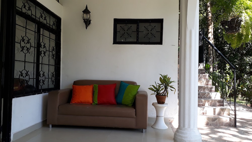 Tierralinda Finca Cottage view 5