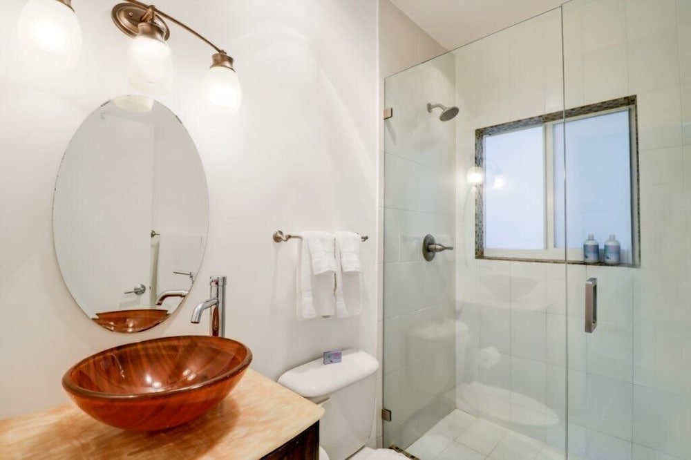 Sea Spray Inn - Property Image 1