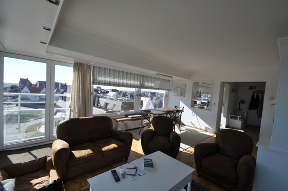 Apartment in Duinbergen With Sea Views