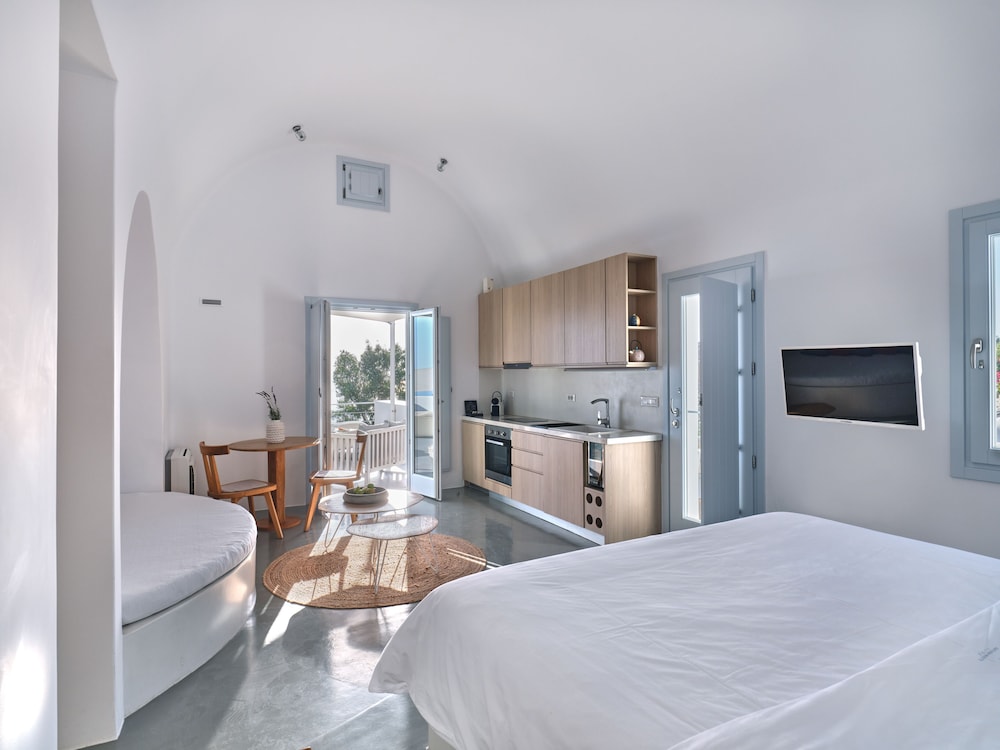 Santorini Heights
