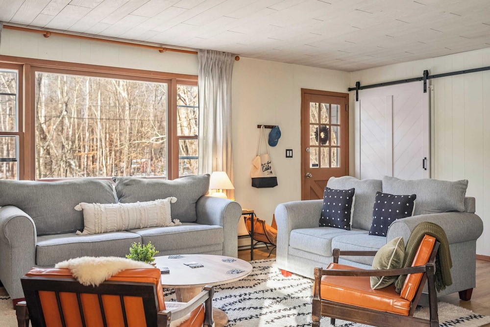 The Pines Cozy Arrowhead Lake Escape With Pools and Outdoor Adventures
