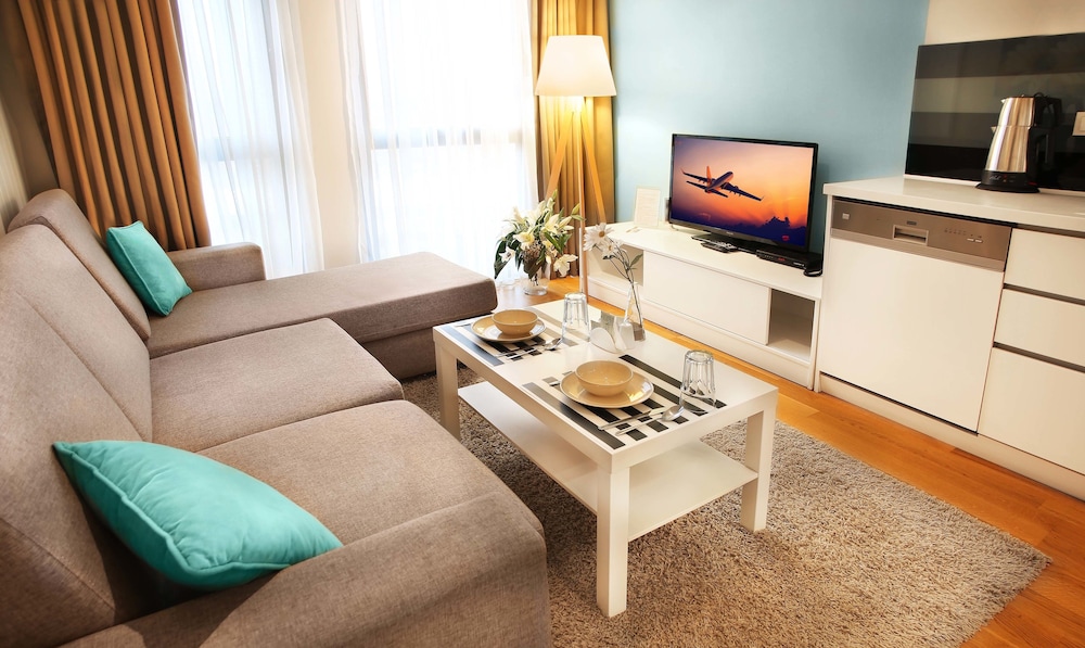 G Suites Airport