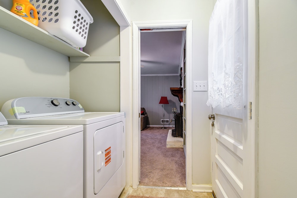 2 Mi to Dtwn: Spacious Home in Cary w/ Deck, photo 17