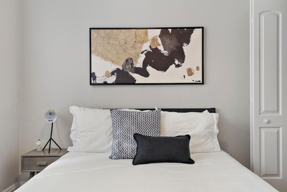 Homey 1BR - Eastwood 2S