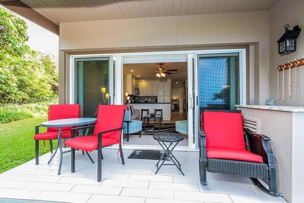 Private Ground Floor Corner Unit - AC & Hawaiian Ocean Views - Vrkcv