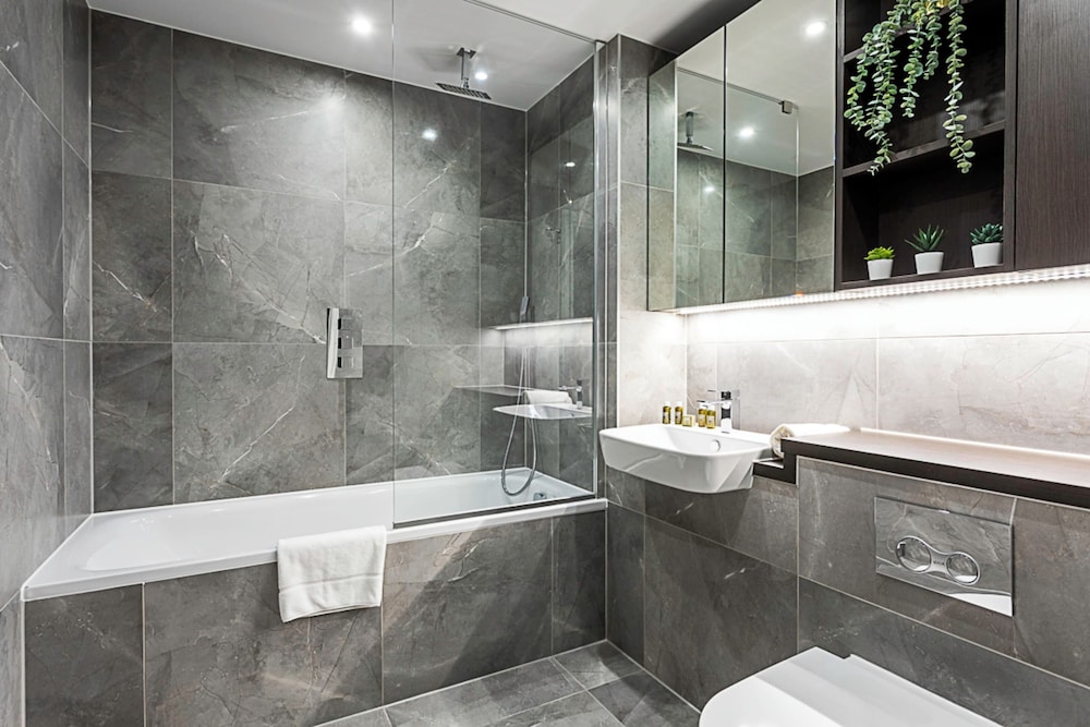 Icon Tower Flat II