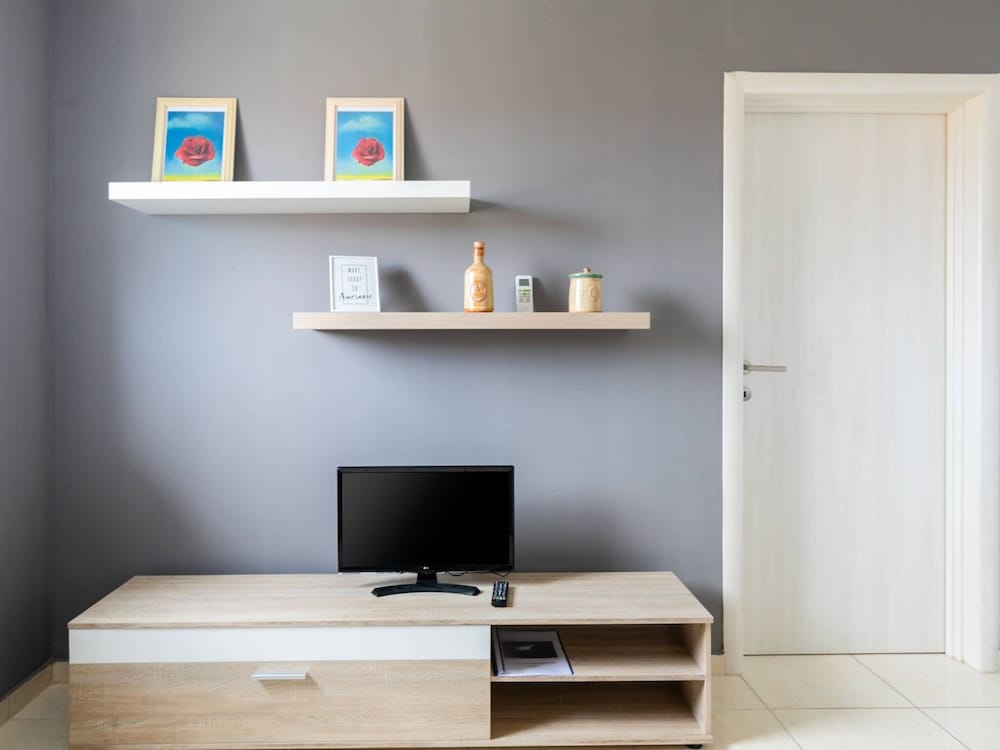 Lovely Apartment in Novalja near Sea Beach
