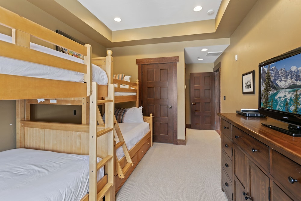 Flagstaff Lodge at Deer Valley Resort - Three Bedroom Residence #302 3 Condo