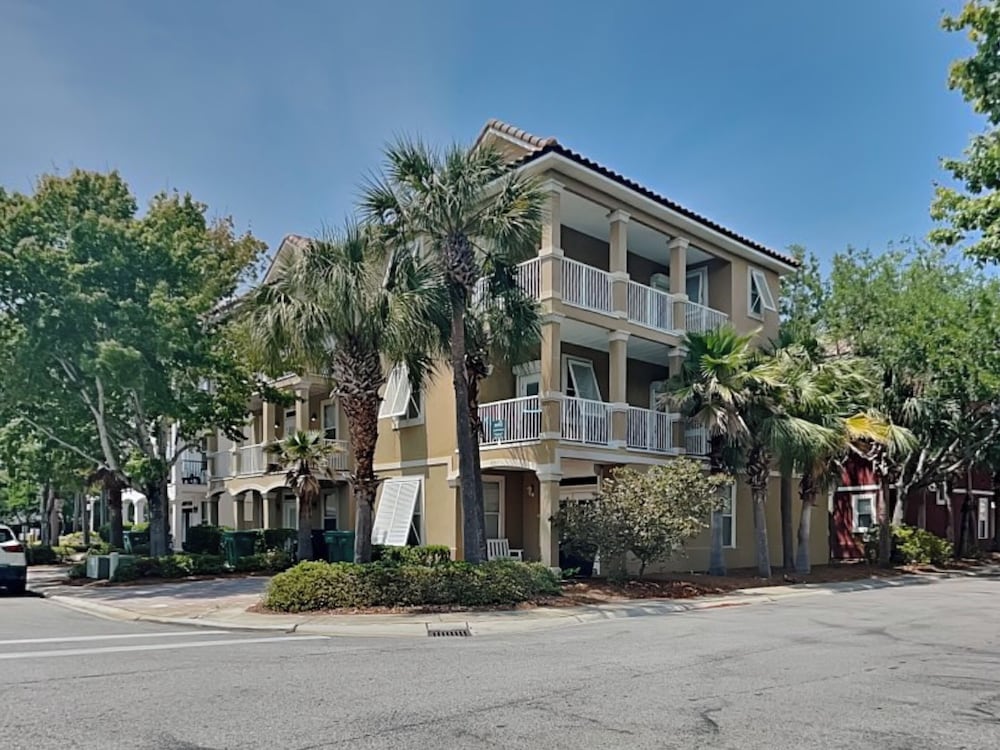 Sunny Beach by Southern Vacation Rentals