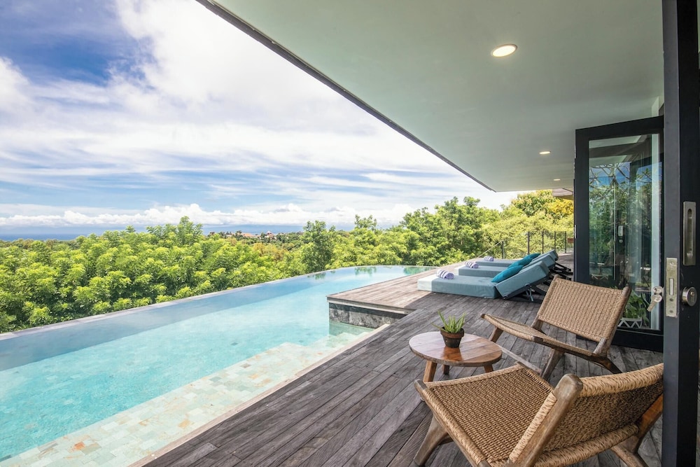 Stunning 6BR Villa 5 Mins to Bingin