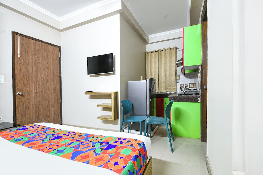 Fabhotel The Flora
