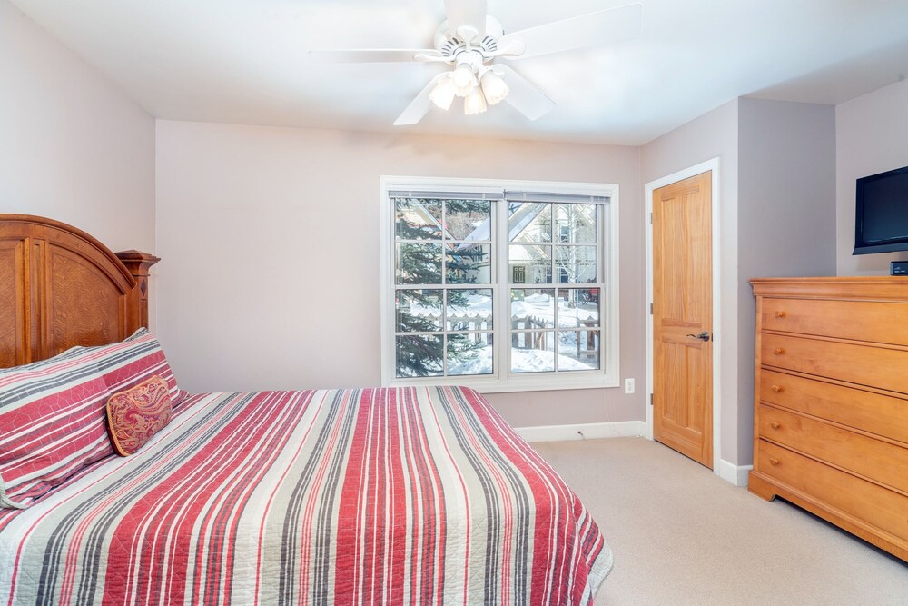 Bachman Village 14 by Avantstay Close To Town The Slopes w Hot Tub Permit 12038