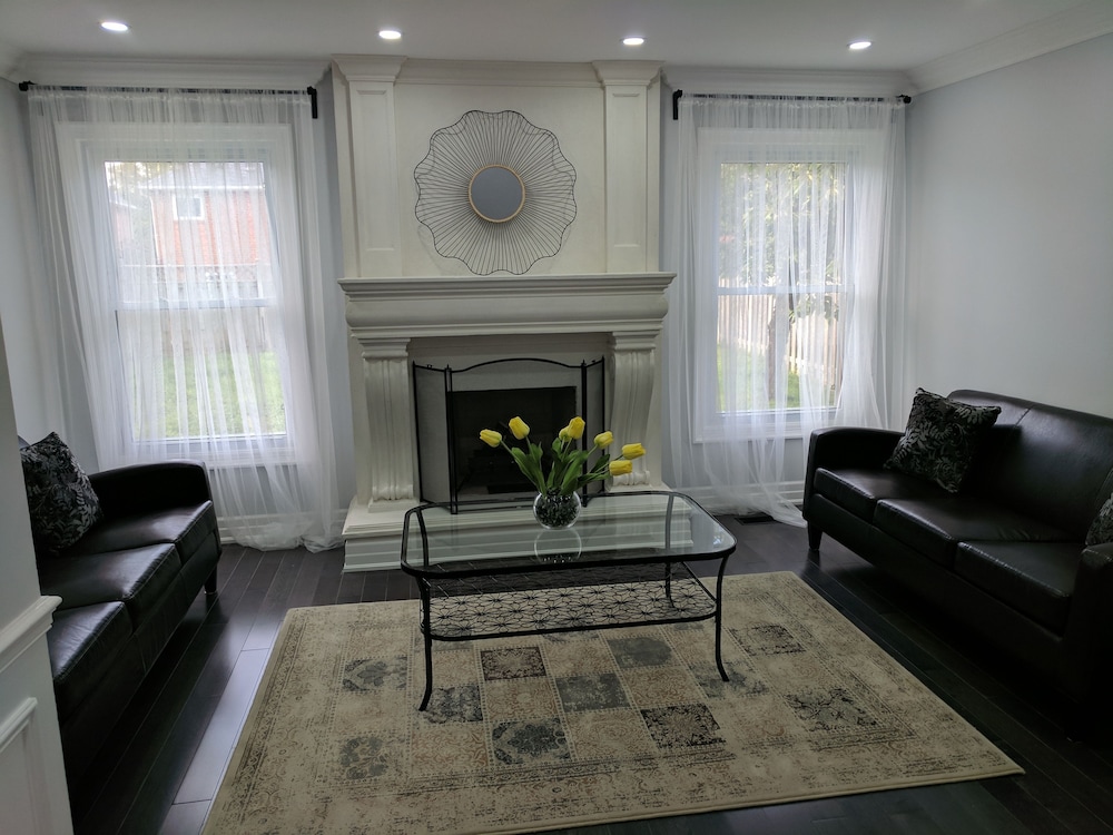 QuickStay - Beautiful 5bdrm House in Vaughan - Property Image 7