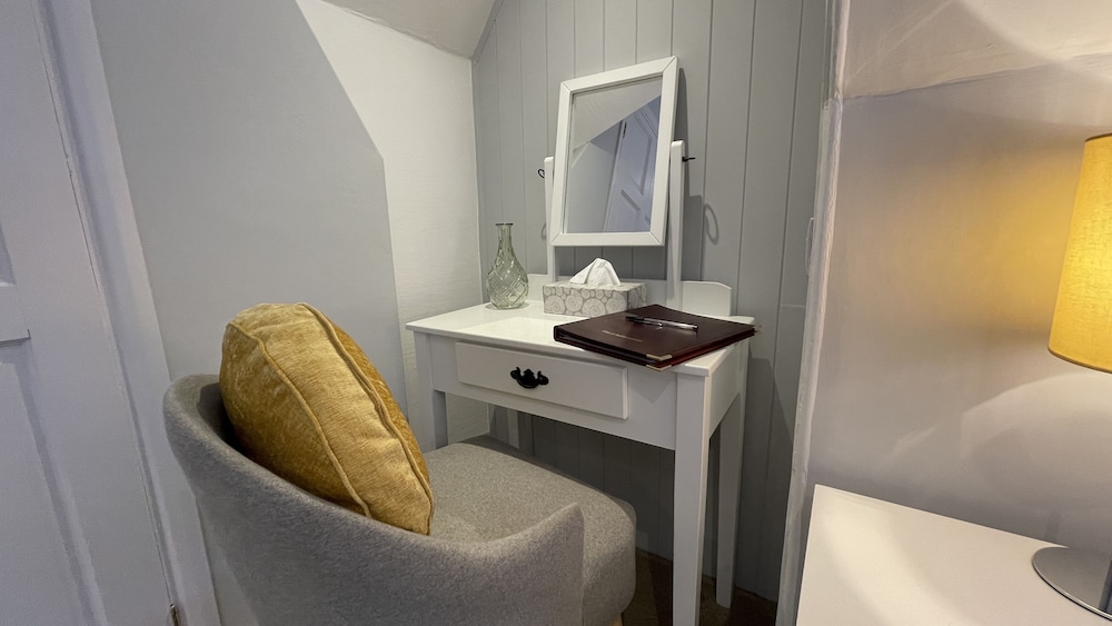 Lynton Vacations - Southcliffe Bed  Breakfast - Property Image 10