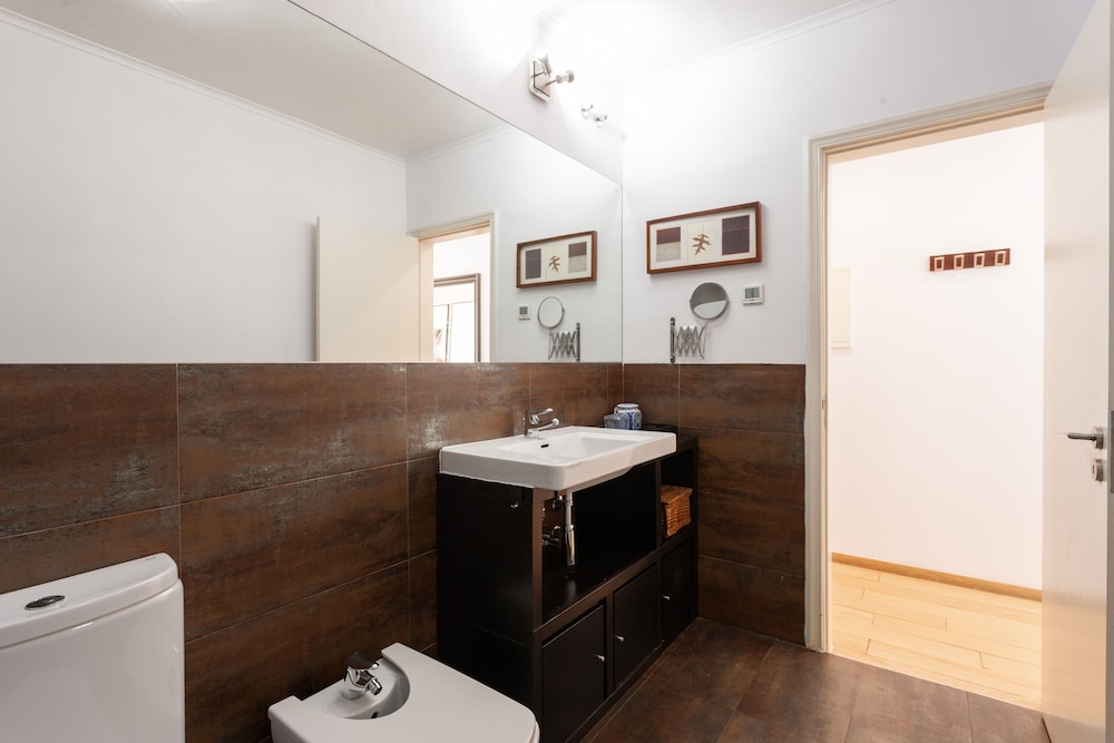 Liberty Penthouse Three-Bedroom Apartment - by LU Holidays