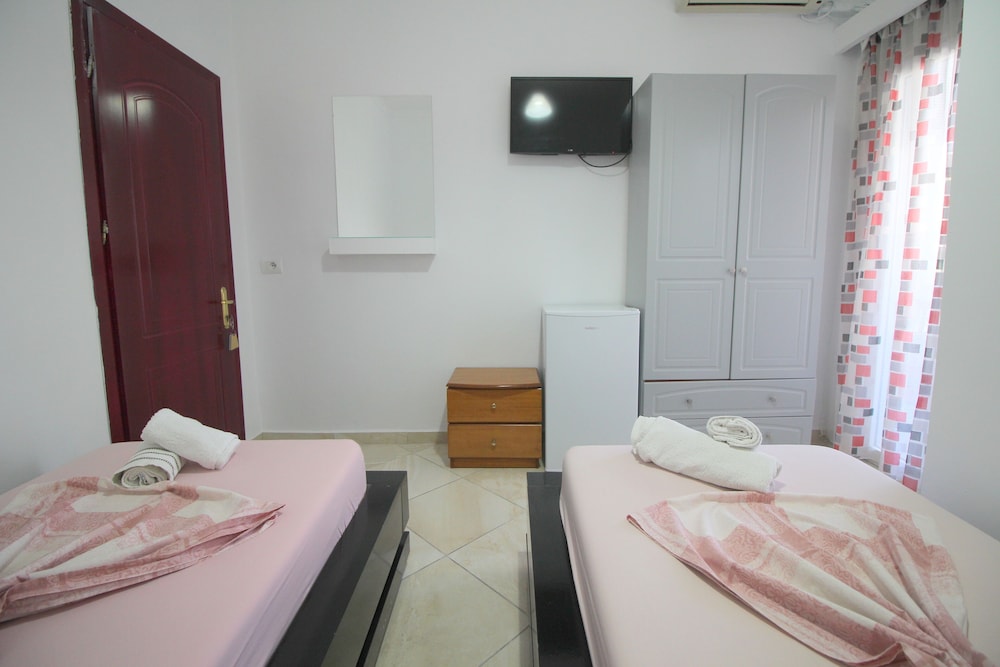 Andy Apartments