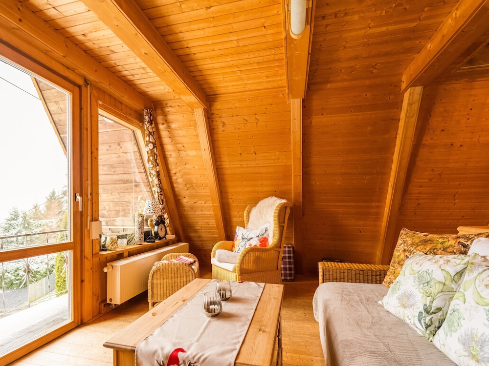 Cozy Forest Hideaway in Suhl
