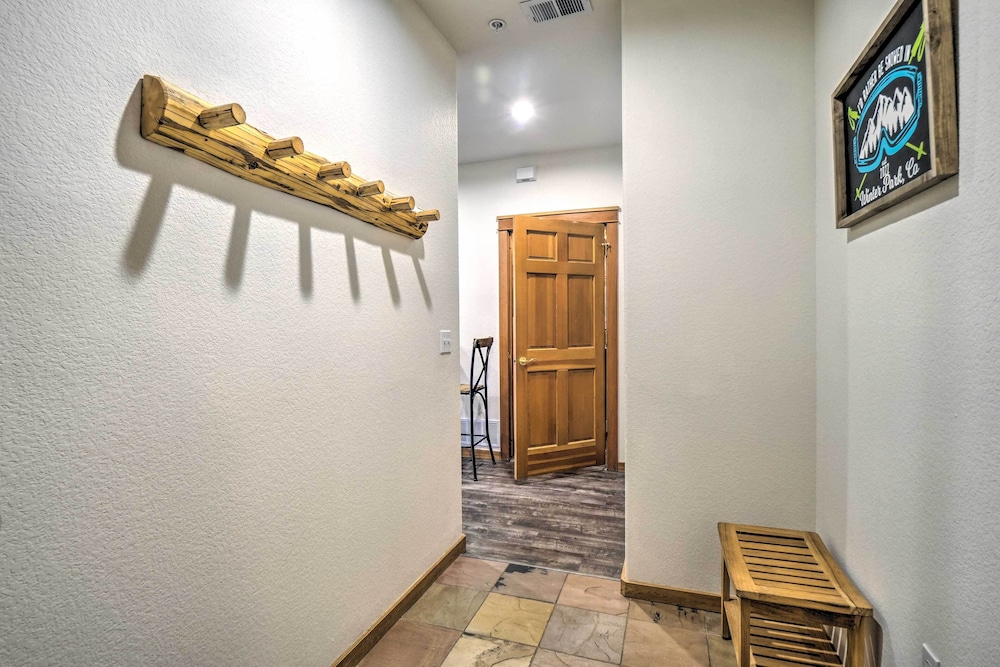 Winter Park Condo w/ Balcony & Mtn Views!
