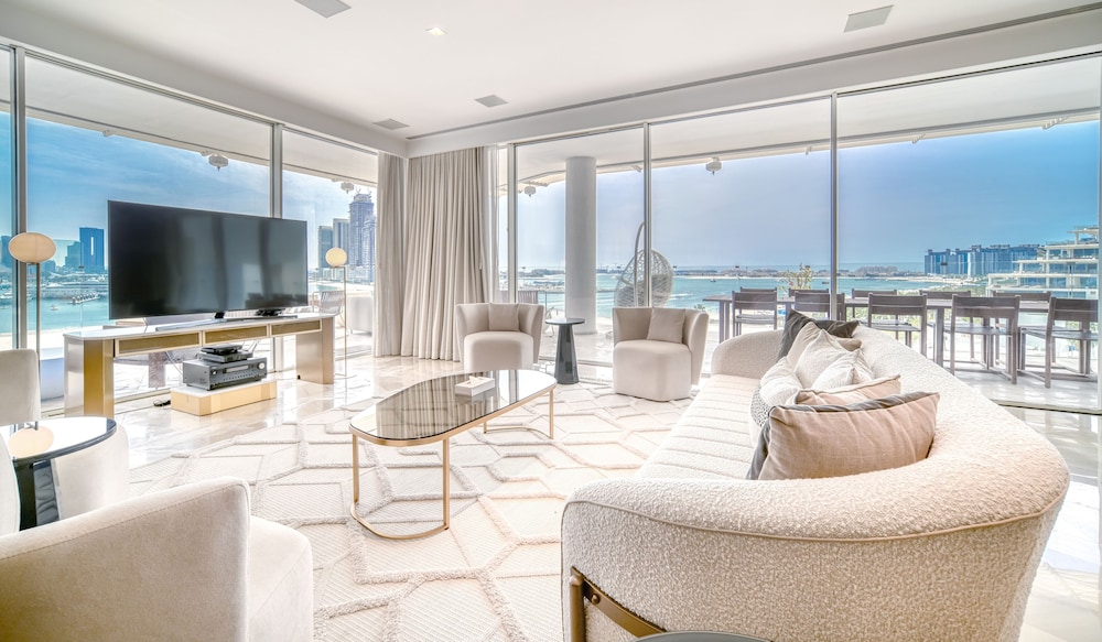 Five Palm Jumeirah Residences -Mint Stay