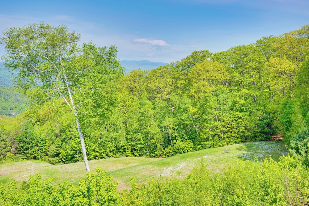 Ski, Hike & More: White Mountains Family Home