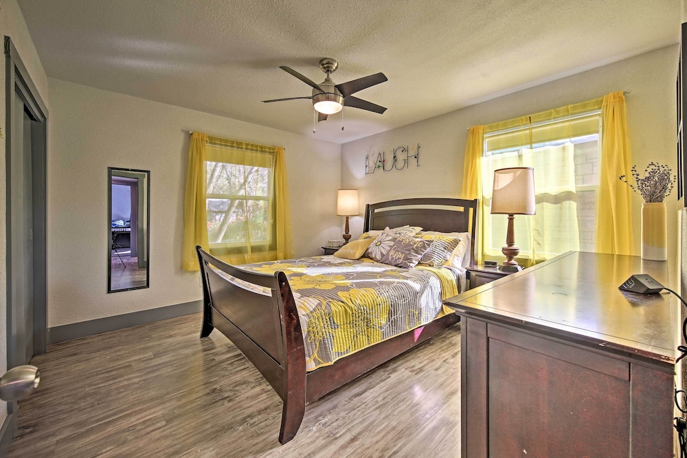 Remodeled Retro Home w/ Deck, Walk to Main Street! view 3