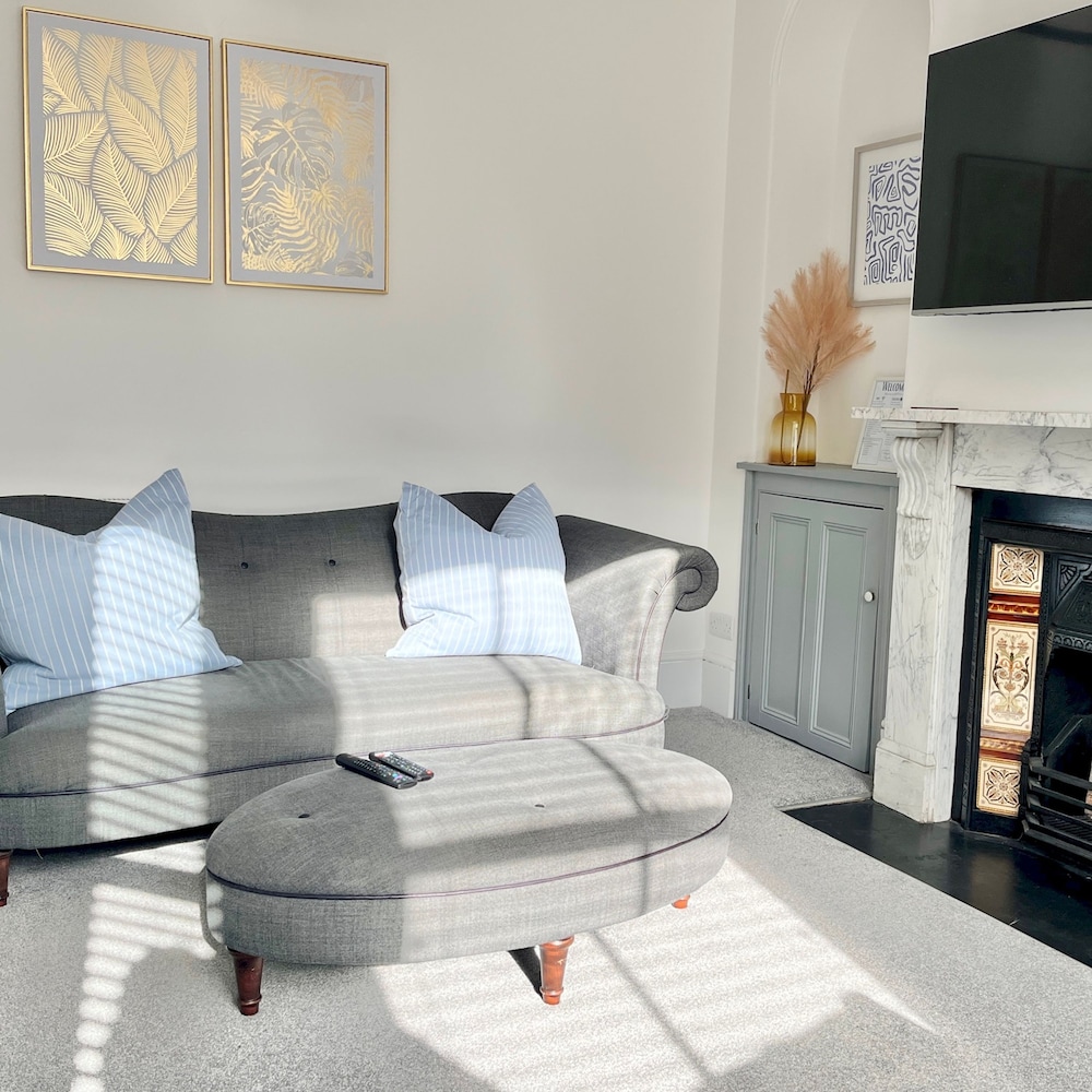 Spacious 5 Bed House Close to Seafront Penzance view 4