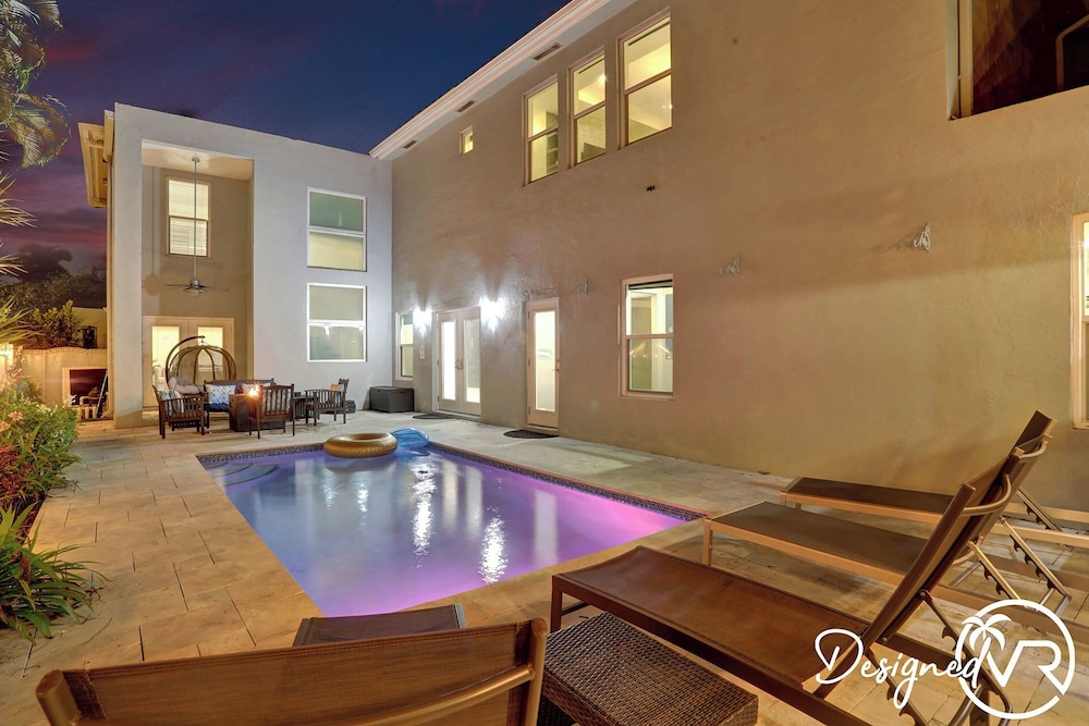Dream House 5 Bedroom w/ Amazing Heated Pool - Image 2