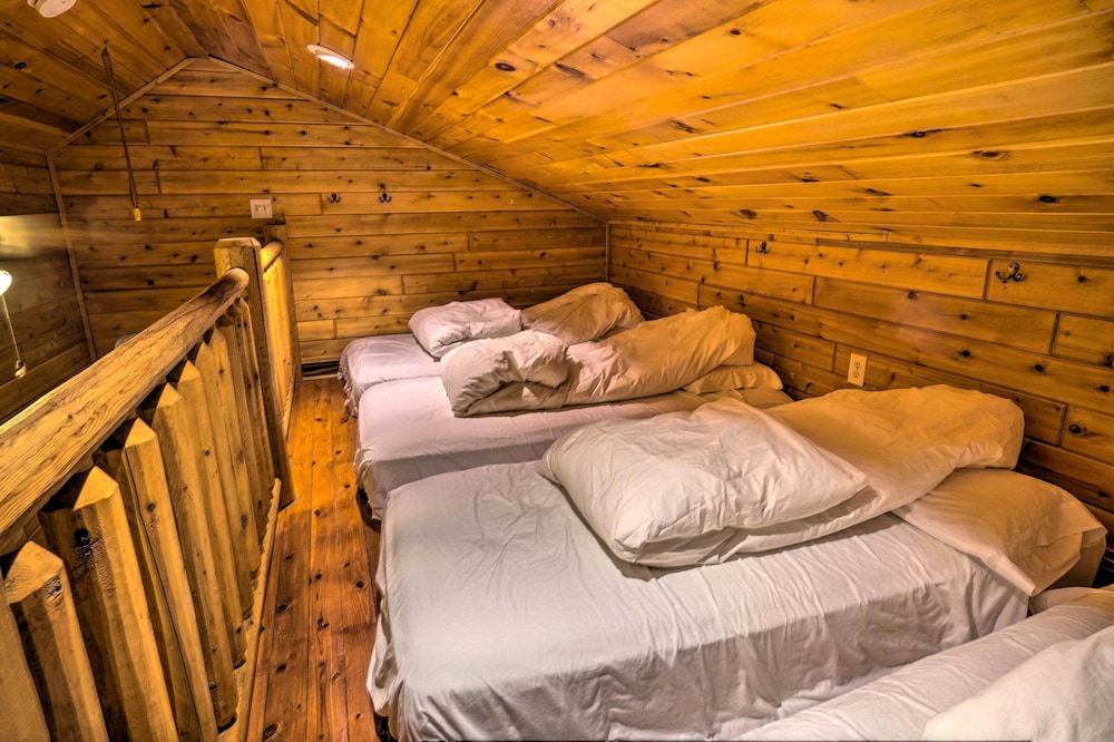 Pittsburgh Vacations - Scenic Log Cabin With Fire Pit  Stocked Creek! - Property Image 5