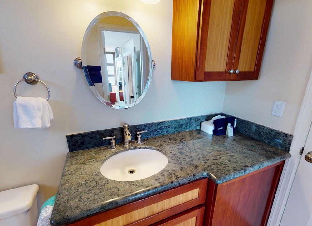 Waikiki Banyan Condo Located One Block From Waikiki Beach! by Koko Resort Vacation Rentals
