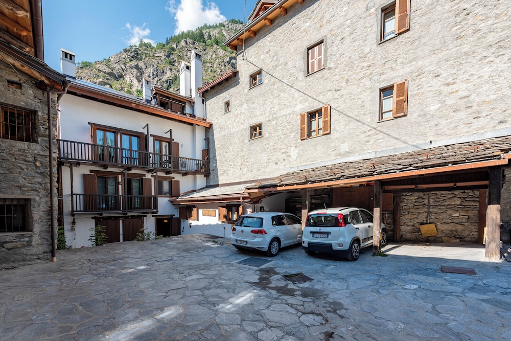 Beautiful Flat In Courmayeur